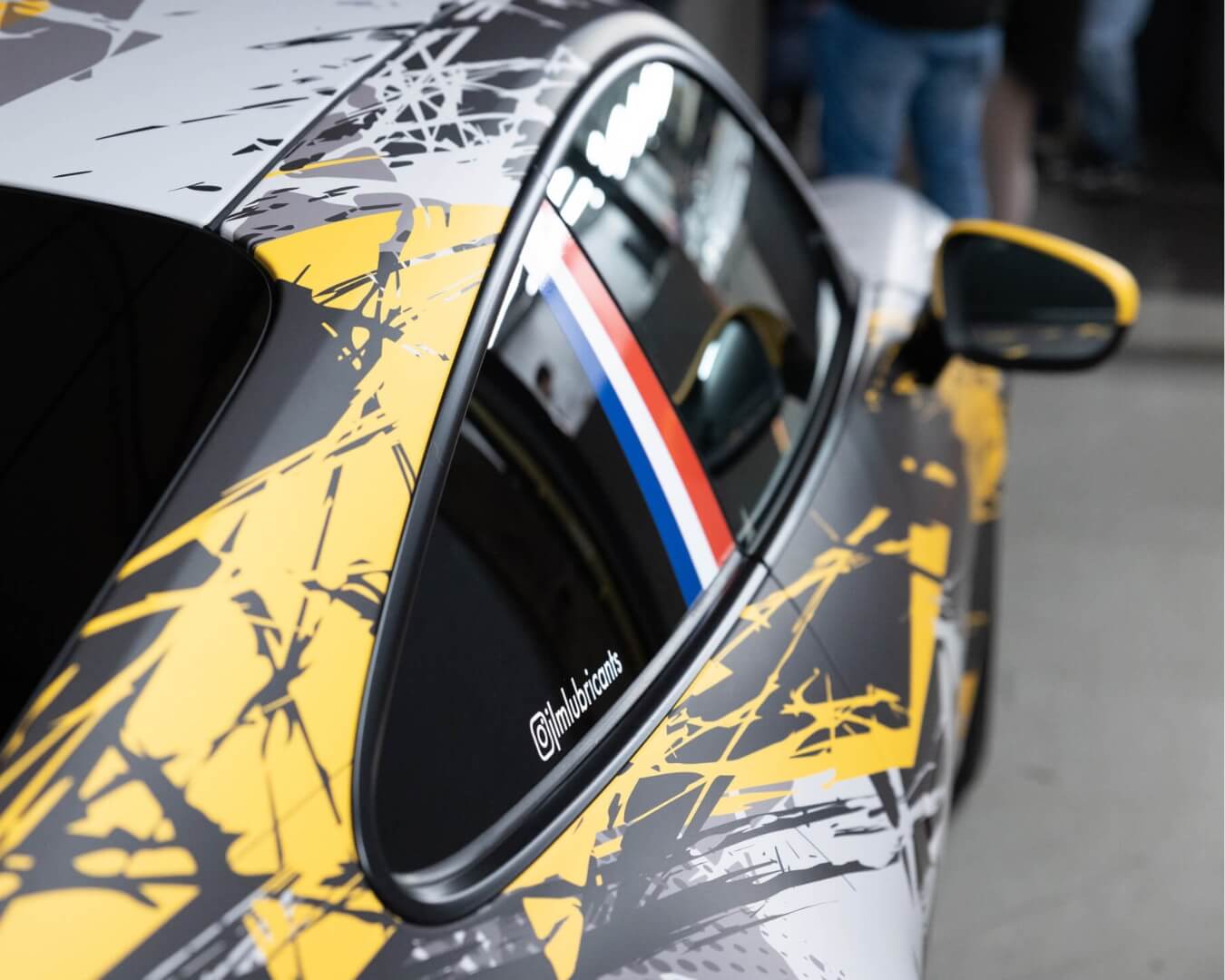 JLM Lubricants entwickelt und produziert hochwertige Kraftstoffzusätze und technische Schmierstoffe. Mit unseren innovativen Liquid Tools widmen wir uns der Verbesserung der Fahrzeugleistung und erweitern die Grenzen der Autopflege.