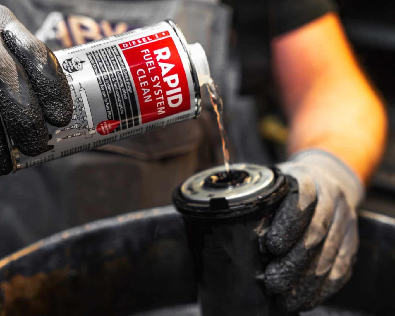 JLM Lubricants stellt in den Niederlanden innovative, hochwertige Schmierstoffe und Kraftstoffzusätze her. Unsere bewährten Produkte basieren auf drei Grundprinzipien.